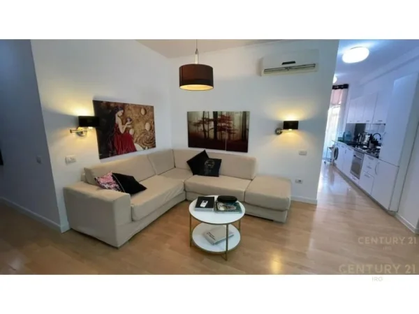 Tirane, jepet me qera apartament 1+1 Kati 3, 68 m² 650 € (Rr.Islam Alla)