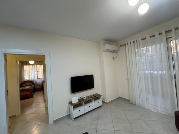 Tirane, jepet me qera apartament 2+1 Kati 3, 90 m² 550 € (Rruga Bill Klinton)
