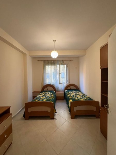 Tirane, jepet me qera apartament 2+1 Kati 3, 90 m² 550 € (Rruga Bill Klinton)