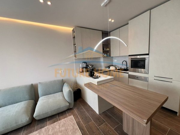 Tirane, jepet me qera apartament 1+1 Kati 3, 79 m² 800 € (pazari i ri)