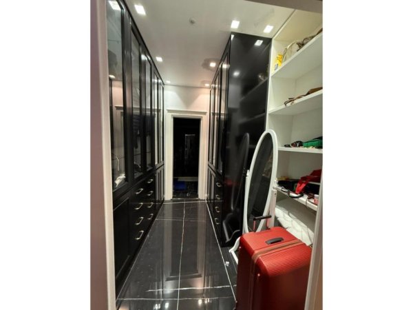APARTAMENT LUKSOZ  2+1+POST PARKIMI ME QERA TEK KOMPLEKSI DELIJORGJI
