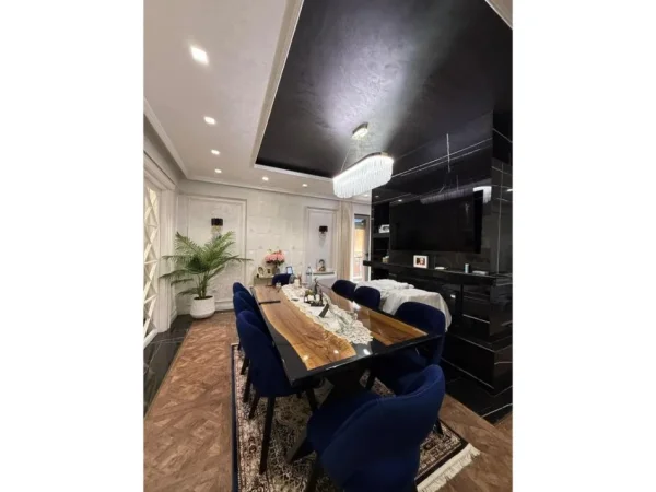 APARTAMENT LUKSOZ  2+1+POST PARKIMI ME QERA TEK KOMPLEKSI DELIJORGJI