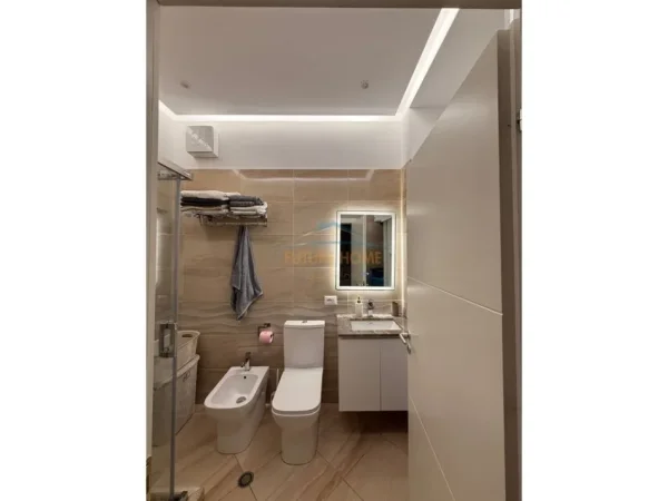 Tirane, shitet apartament 2+1+Aneks+Ballkon Kati 5, 260 m² 300.000 € (Qesarak)