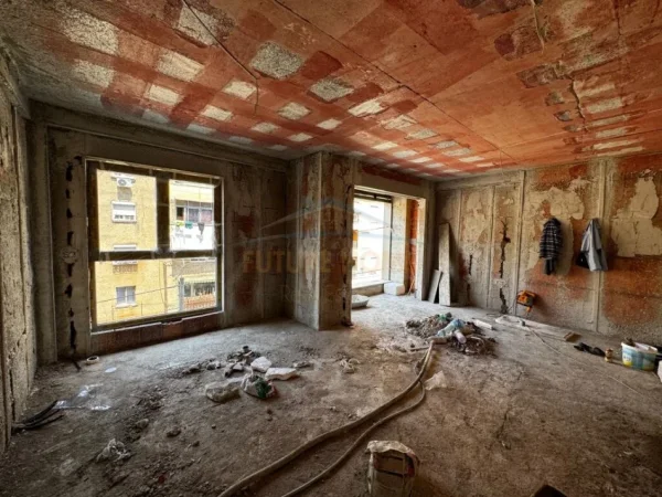 Tirane, shitet apartament 1+1+Ballkon Kati 2, 77 m² 168.000 € 