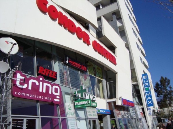 Tirane, jepet me qera zyre Kati 1, 60 m² 600 € (RRUGA KAVAJES)