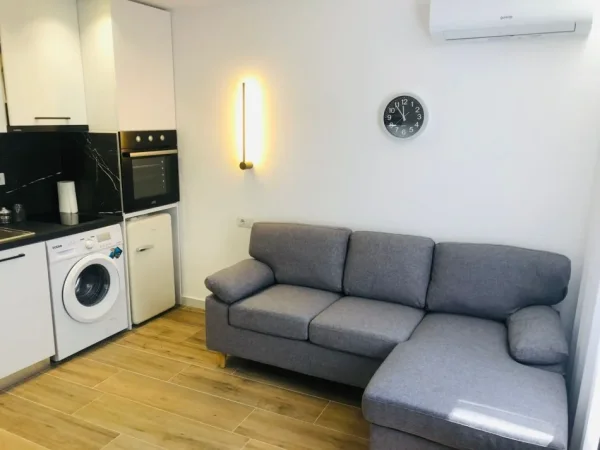 Tirane, shitet apartament 3+1+Ballkon Kati 5, 92 m² 240.000 € (PAZARI I RI)