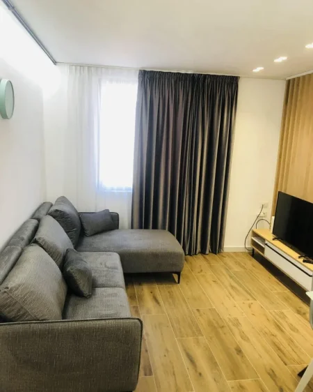 Tirane, shitet apartament 3+1+Ballkon Kati 5, 92 m² 240.000 € (PAZARI I RI)