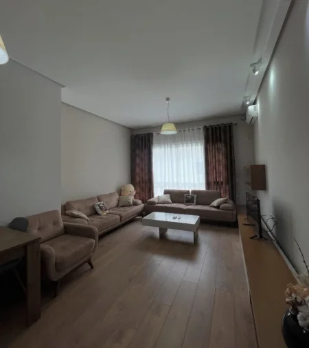 Tirane, shitet apartament 1+1+Ballkon Kati 5, 83 m² 165.000 € (Kopshti botanik)