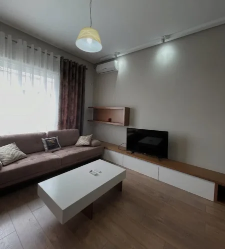 Tirane, shitet apartament 1+1+Ballkon Kati 5, 83 m² 165.000 € (Kopshti botanik)