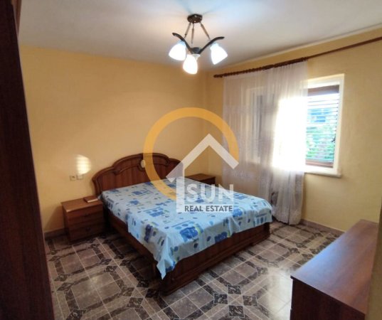 Shkoder, jepet me qera apartament 1+1 Kati 4, (PRANE SHKOLLES MARTIN CAMAJ)