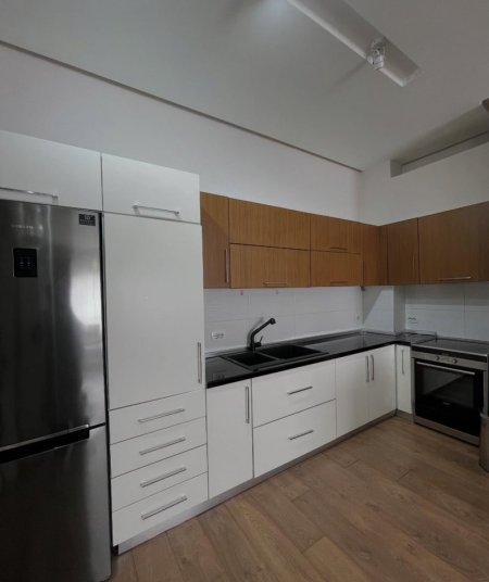 Tirane, shitet apartament 1+1+Ballkon Kati 5, 83 m² 165.000 € (Kopshti botanik)