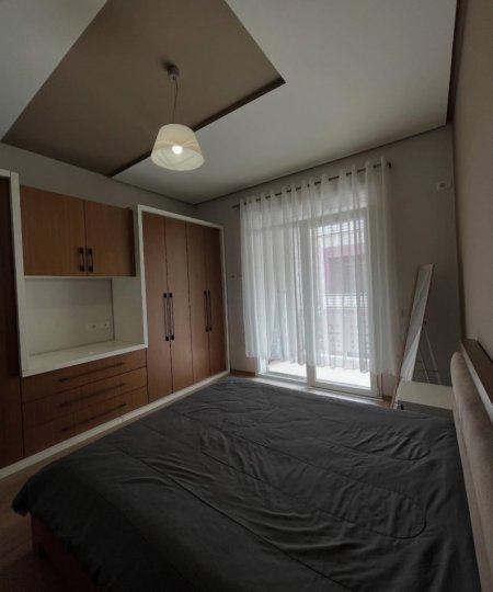 Tirane, shitet apartament 1+1+Ballkon Kati 5, 83 m² 165.000 € (Kopshti botanik)