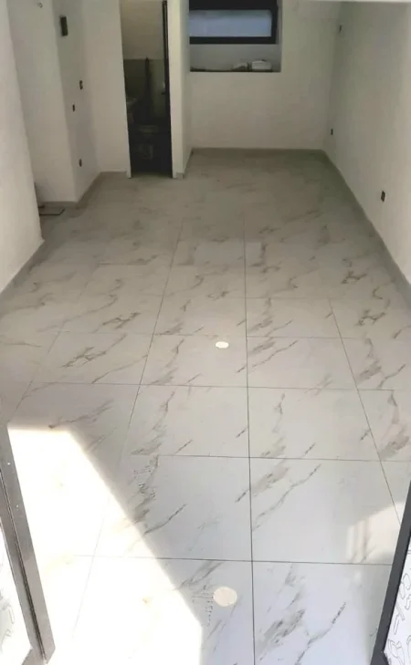 DYQAN ME QIRA PERBALLE ISH EKSPOZITES   500 €