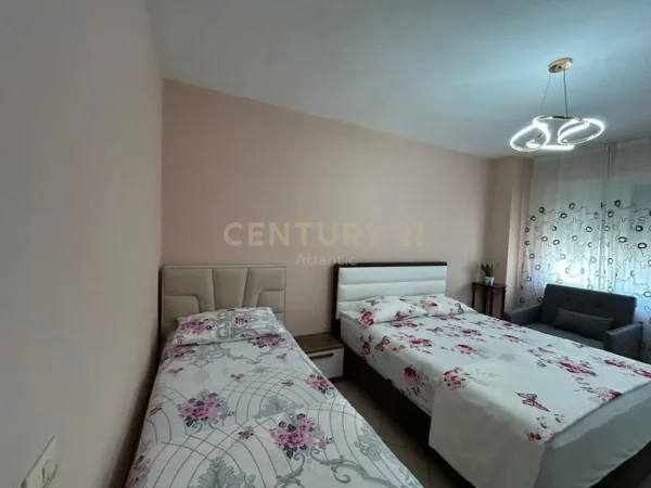 Durres, jap me qera apartament 1+1+Ballkon Kati 2, 65 m² 450 € (plazh stacioni i pare)