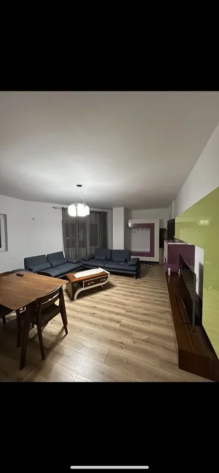 Tirane, jepet me qera apartament 2+1 Kati 3, 110 m² 440 € (Sauk)
