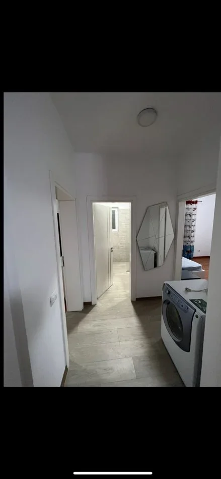 Tirane, jepet me qera apartament 2+1 Kati 3, 110 m² 440 € (Sauk)