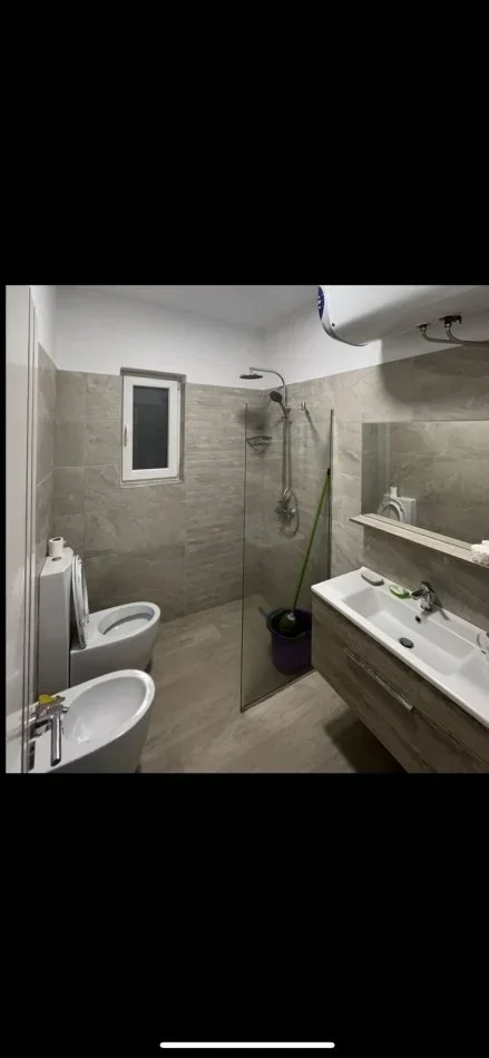 Tirane, jepet me qera apartament 2+1 Kati 3, 110 m² 440 € (Sauk)