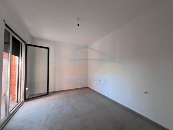SHITET APARTAMENT 1+1 NE PASKUQAN