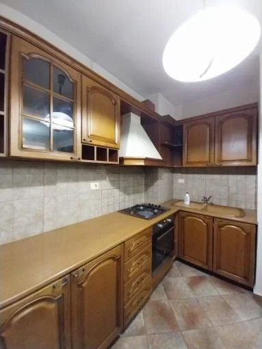 Tirane, jepet me qera apartament 1+1 Kati 3, 70 m² 500 € 