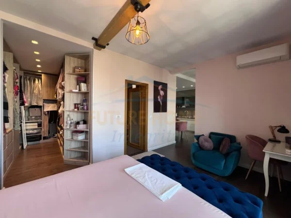 Tirane, jepet me qera apartament 1+1+Ballkon Kati 6, 80 m² 620 € 