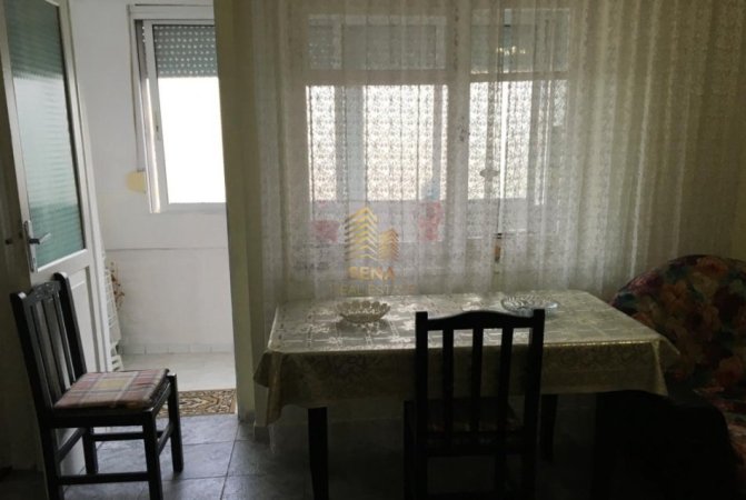 Tirane, jepet me qera apartament 1+1 Kati 6, 55 m² 350 € (Rruga Bardhyl)