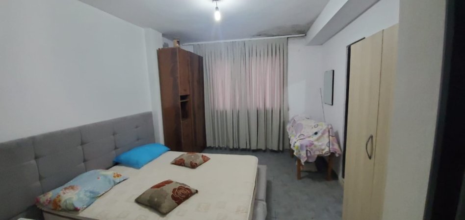 Tirane, jepet me qera apartament 1+1 Kati 5, 60 m² 400 € (Brryli, Ministria e Jashtme)