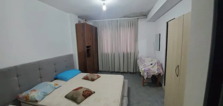 Tirane, jepet me qera apartament 1+1 Kati 5, 50 m² 400 € (Perballe me Ministrine e Jashtme)
