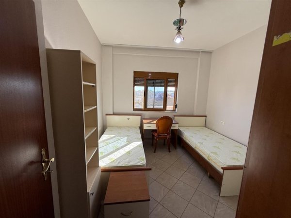 Tirane, jepet me qera apartament 2+1 Kati 5, 100 m² 500 € (RRUGA E DIBRES)