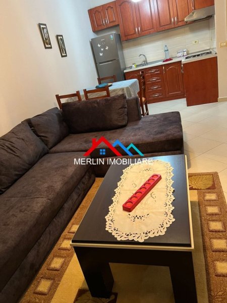 Tirane, jepet me qera apartament 1+1+Ballkon Kati 4, 70 m² 400 € (ASTIR)