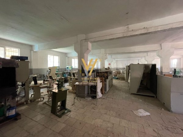 Tirane, jepet me qera magazine Kati 0, 400 m² 1.200 € (ALLIAS)