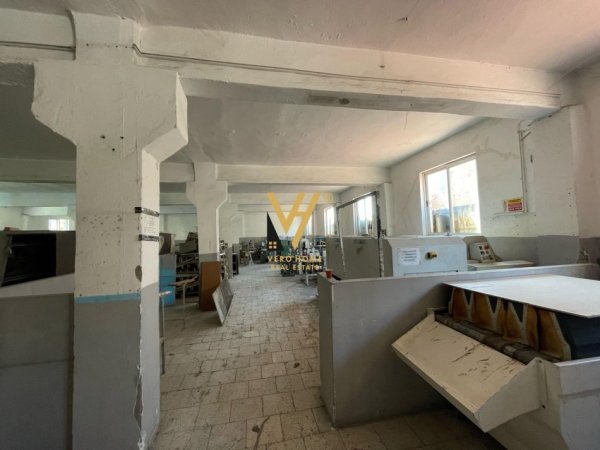 Tirane, jepet me qera magazine Kati 0, 400 m² 1.200 € (ALLIAS)