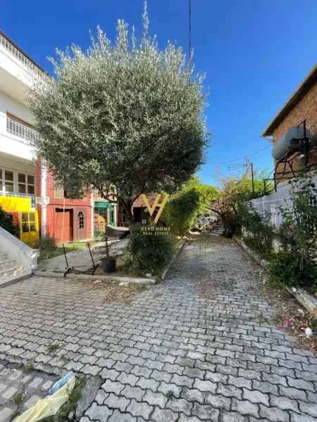 Tirane, shitet Vile 3 Katshe , 450 m² 620.000 € (ALLIAS)