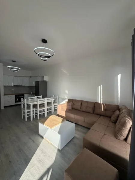 Tirane, jepet me qera apartament 1+1 , 70 m² 400 € 