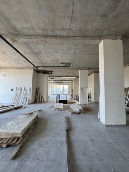 Tirane, jepet me qera ambjent biznesi Kati 1, 550 m² 3.000 € (Ish fabrika Uzina Dinamo, Rruga Dine Hoxha, Tiranë, Shqipëri)