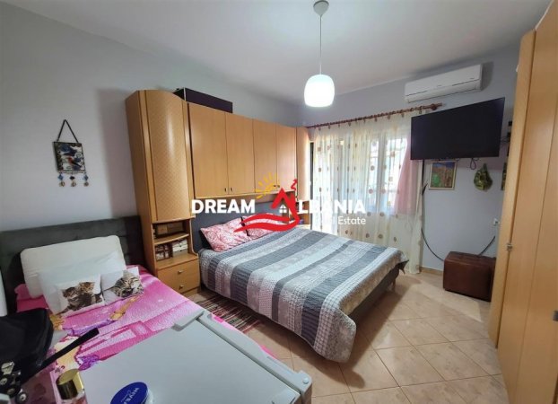 Tirane, shitet apartament 2+1+Ballkon Kati 5, 106 m² 130.000 € (ne Rrugen e Durresit, prane Gjimnazit Qemal Stafa)