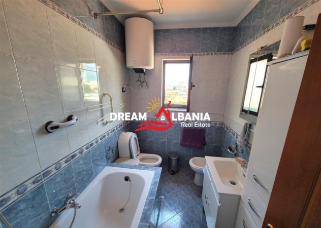 Tirane, shitet apartament 2+1+Ballkon Kati 5, 106 m² 130.000 € (ne Rrugen e Durresit, prane Gjimnazit Qemal Stafa)