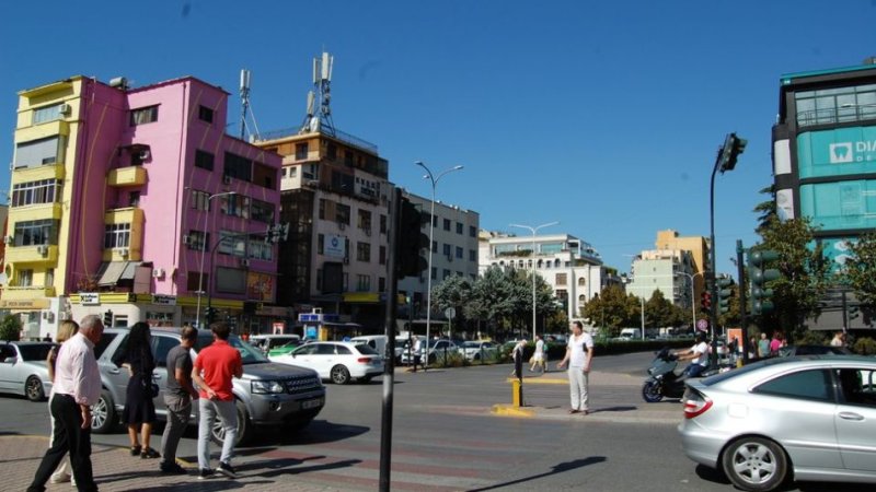 Tirane, jepet me qera garsonier Kati 0, 35 m² 260 € (21-Dhjetori)