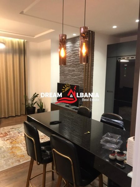 Tirane, shitet apartament 2+1 Kati 4, 111 m² 280.000 € (tek Kompleksi Panorama)