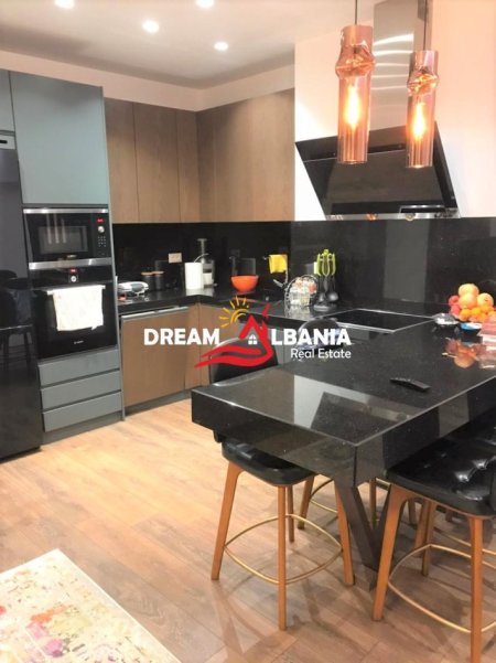 Tirane, shitet apartament 2+1 Kati 4, 111 m² 280.000 € (tek Kompleksi Panorama)