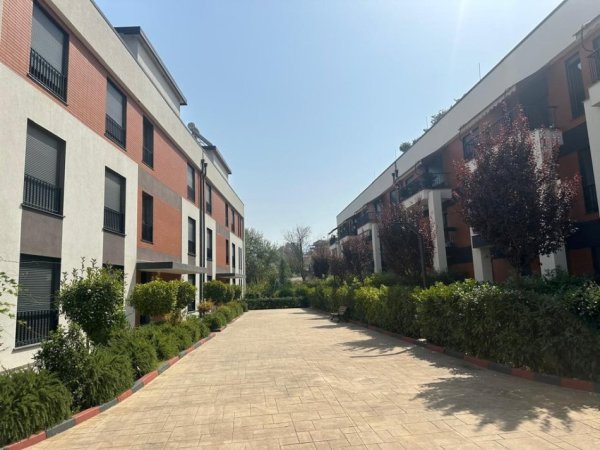 Tirane, shitet apartament 2+1+Ballkon Kati 3, 128 m² 335.000 € (Liqeni i Thate, Tirane)