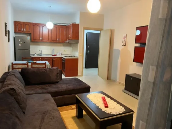 Tirane, jepet me qera apartament 1+1 Kati 4, 70 m² 400 € (Astir)