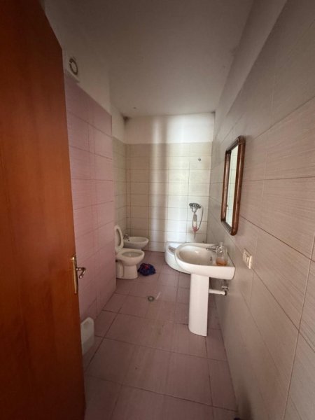 Tirane, shes apartament 2+1 Kati 1, 105 m² 126.000 € (Teodor Keko)