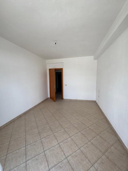 Tirane, shes apartament 2+1 Kati 1, 105 m² 126.000 € (Teodor Keko)