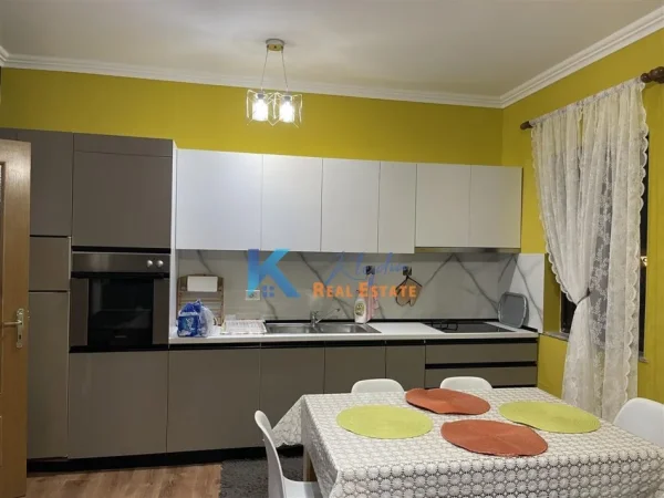 Tirane, jap me qera apartament 2+1+Ballkon Kati 1, 100 m² (Rruga Ferit Xhajko, ish Restorant Durresi)