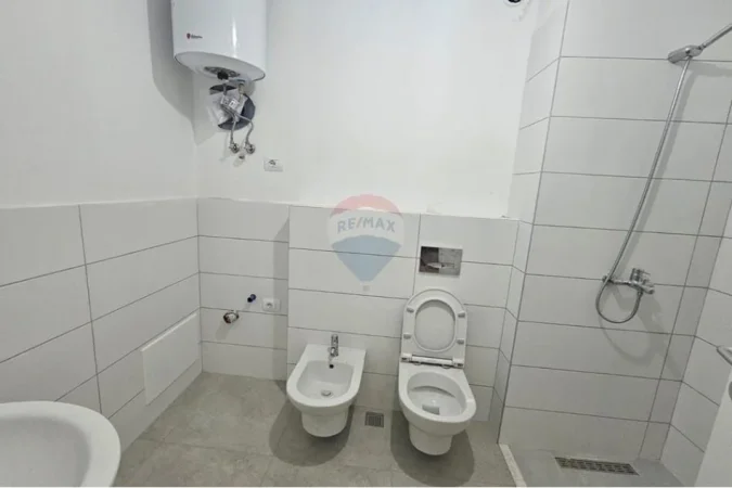Tirane, shitet apartament 1+1 Kati 3, 70 m² 173.500 € (Mbrapa Higjenës, pranë shkollës Osman Myderizi, ID: 530571001-89)