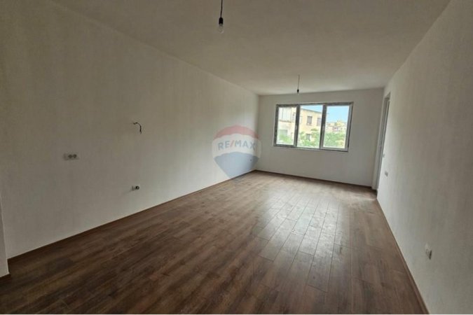 Tirane, shitet apartament 1+1 Kati 3, 70 m² 173.500 € (Mbrapa Higjenës, pranë shkollës Osman Myderizi, ID: 530571001-89)