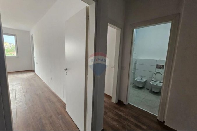 Tirane, shitet apartament 1+1 Kati 3, 70 m² 173.500 € (Mbrapa Higjenës, pranë shkollës Osman Myderizi, ID: 530571001-89)