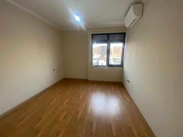Tirane, jepet me qera apartament 2+1 Kati 3, 100 m² 400 € (rruga teodor keko)