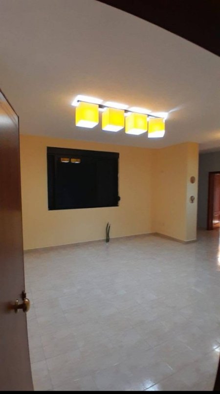 jepet me qera apartament 2+1 per banim ose zyre Kati 7, 87 m² 400 € (Te ministria e jashtme)