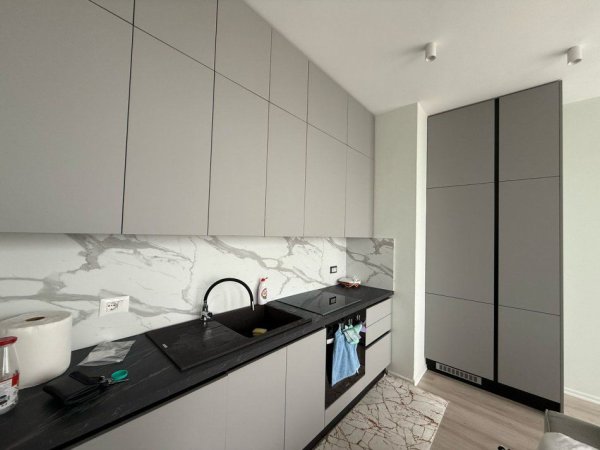 Tirane, jepet me qera apartament 1+1 Kati 9, 50 m² 750 € (PRANE GJIMNAZIT PARTIZANI)